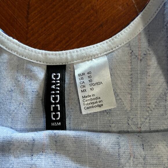 Divided H&M Colorful Print Knit Fit and Flare Dress - Picture 4 of 9